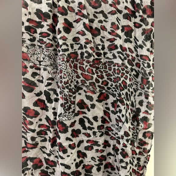 Transitional Neutrals Lightweight Raw Edge Hem Cheetah Print Scarf Accessory - Picture 3 of 9